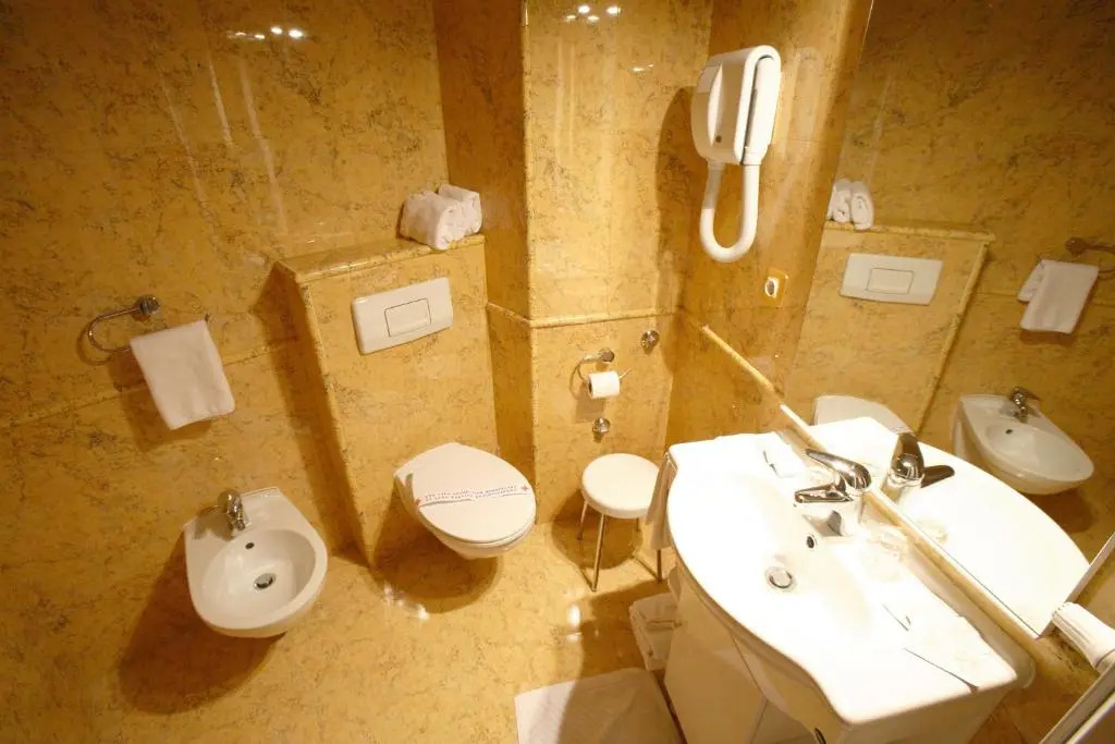 Hotel Dinara