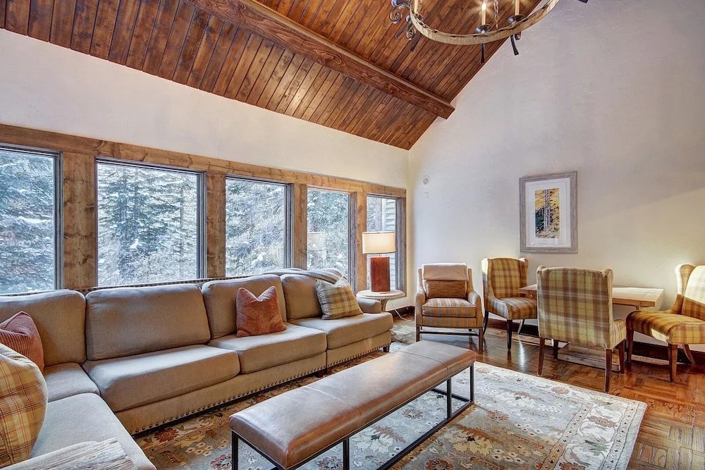 Creekside Chateau 6 Bedroom Home by RedAwning