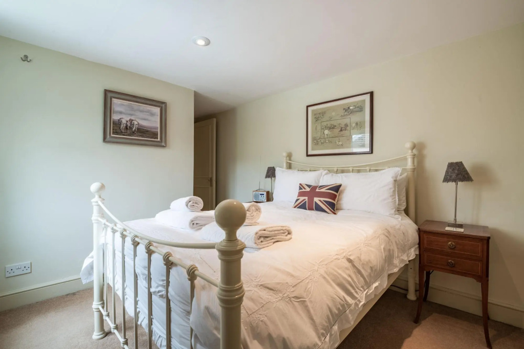 Traditional Fulham Home Close to the River Thames by Underthedoormat