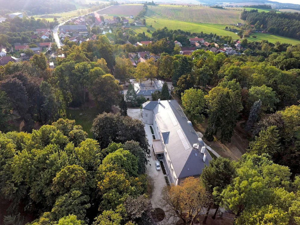 Zámek Ratměřice - Hotel & Resort