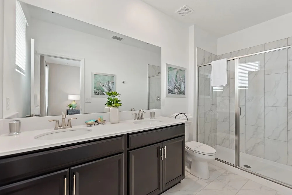 Stars Align Storey Lake by Shine Villas villa