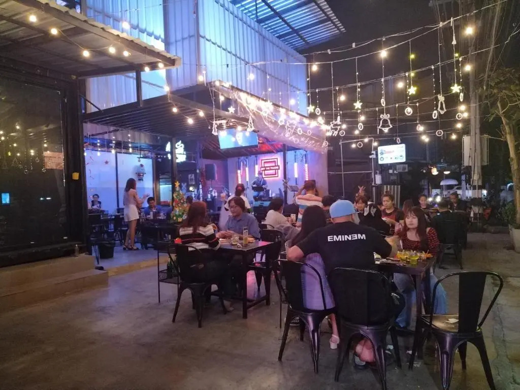 Near old city,Nimman,night Bazaar swimming pool apartment 25