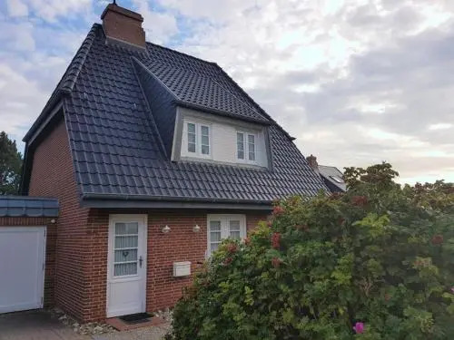 Wohnung am Friedrichshain mit WLan und Parkplatz für 4 Personen, Westerland, Haderslebener Straße 18b