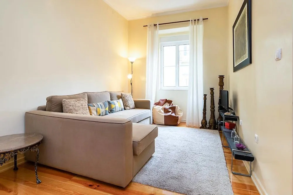 Spacious & Modern Flat in the heart of Lisbon