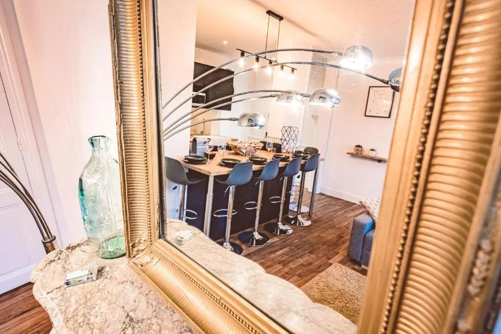 Charme de l'ancien pour cet appartement entièrement rénové dans l'hypercentre de Reims