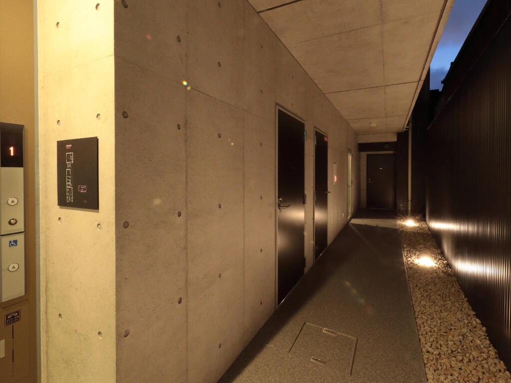 s Base shijo-omiya
