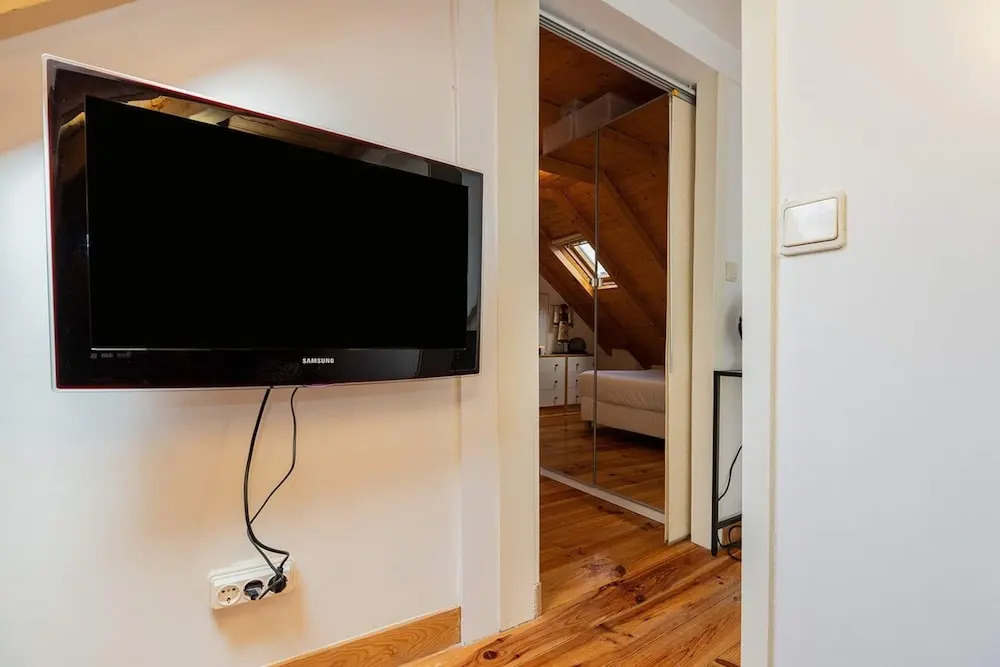 Attic Apartment With Balcony in Bairro Alto