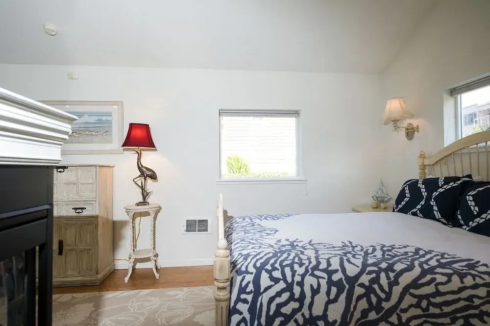 Rememberance Studio cottage by RedAwning