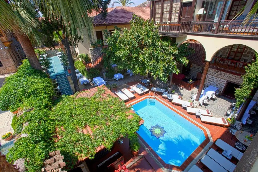 Delightful Flat Near Hadrian s Gate