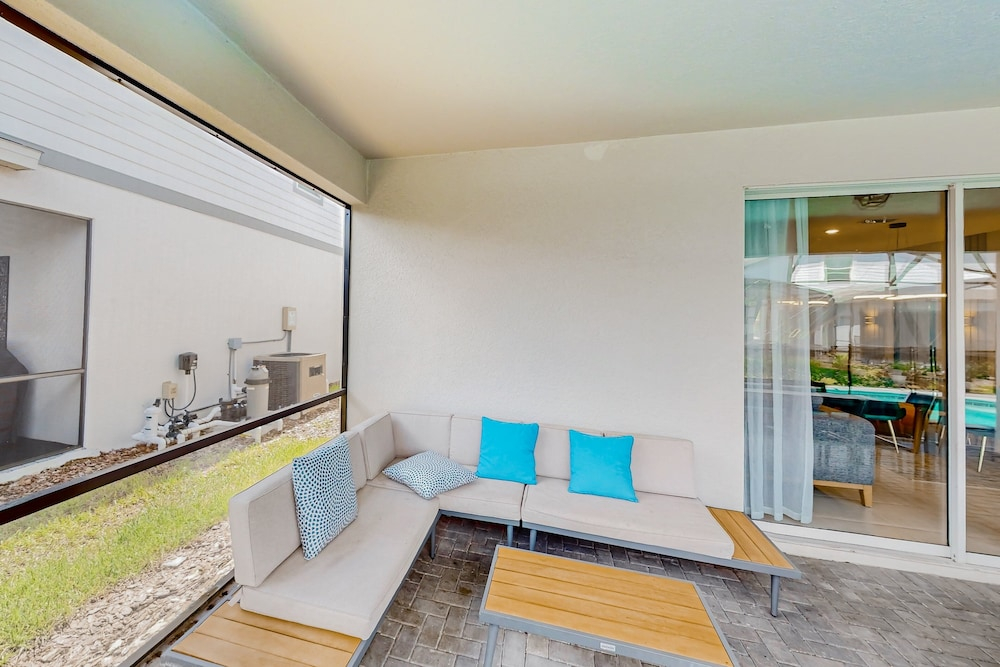 Inviting Family-friendly Home W/private Pool, Spa, Central AC, & W/D