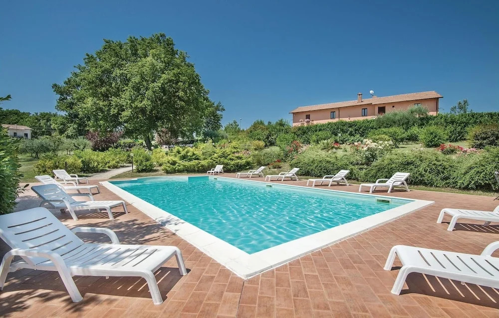 Stunning Home in Acquasparta -tr- With Wifi and 9 Bedrooms