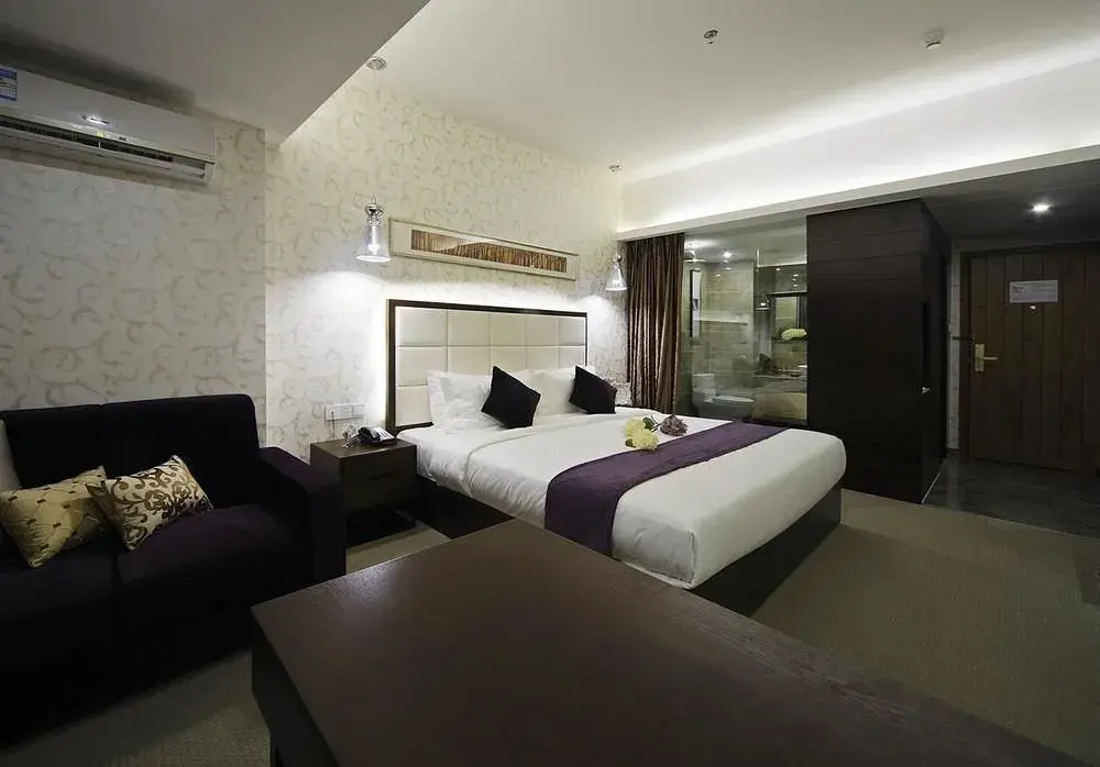 Luminous Jade Hotel