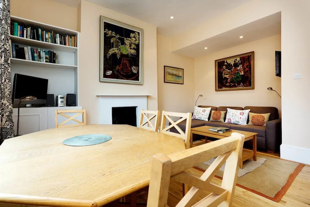Clarendon Apartment