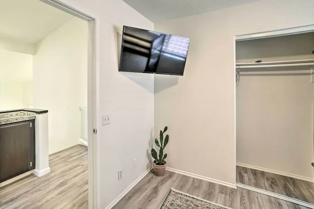Home w/ Private Pool & Game Room in Indio