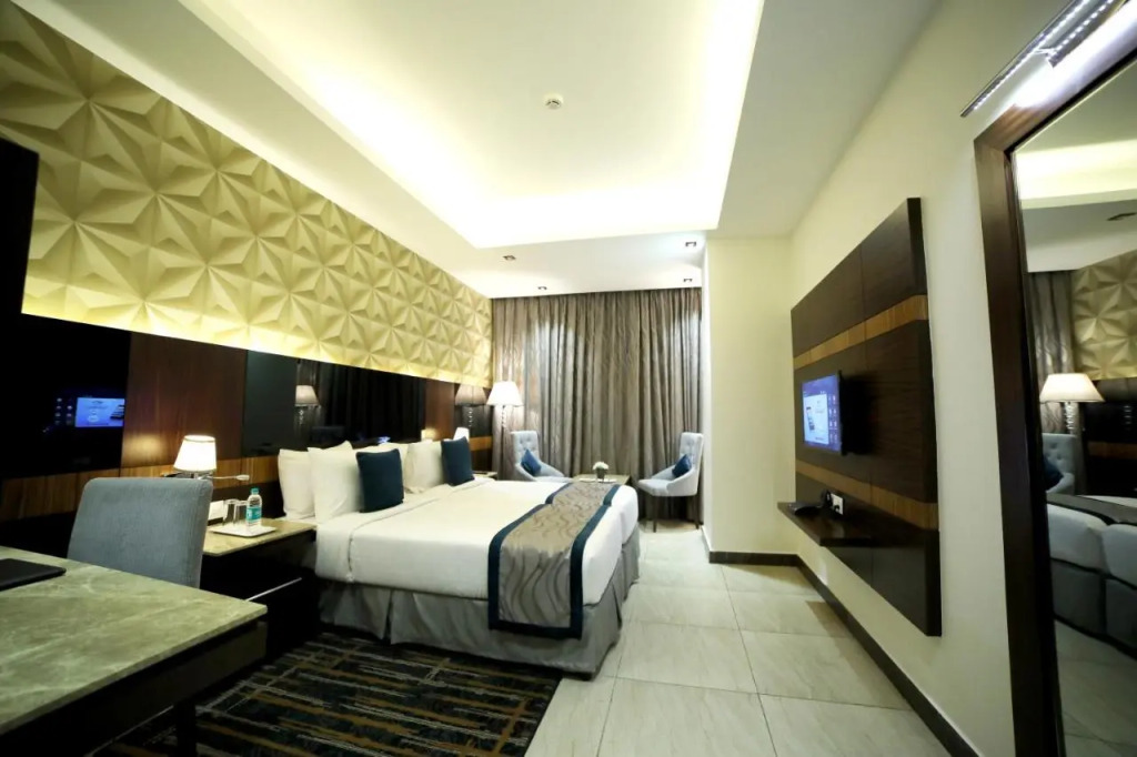 Rg Royal Hotel