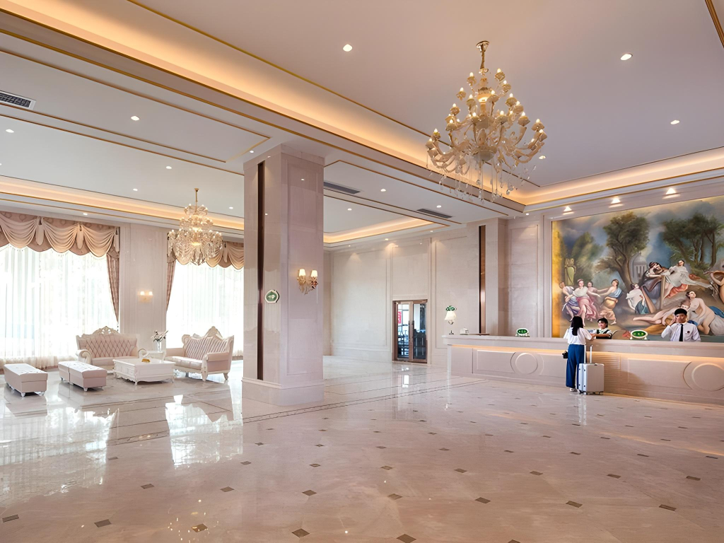 Vienna International Hotel (Huizhou High Speed Railway North Station Xing'an City)