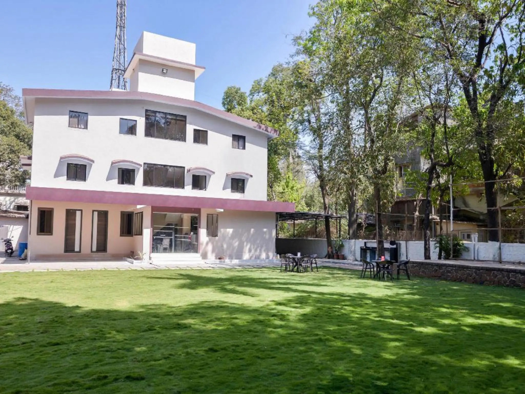 Hotel Mangal Residency Lonavala !! 600 Mts From Lonavala Railway Station !! Couple Friendly !!