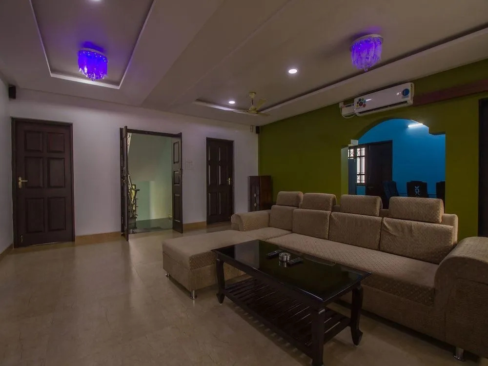 OYO 16519 Home Elegant 3BHK Parra