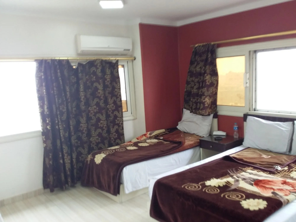 Isis Hostel 2
