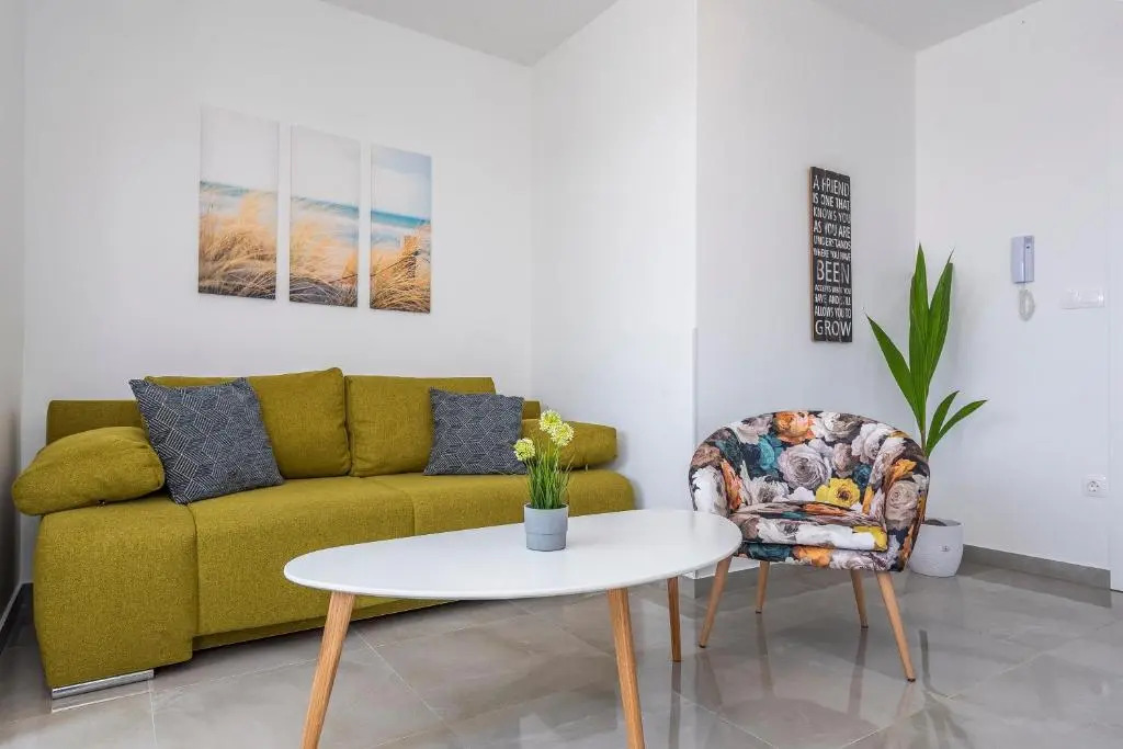 Villa Adria 4 luxury apartment with a pool