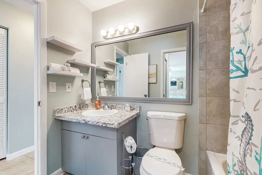 Centrally Located Dog-friendly Home With Beach Gear & Patio - Snowbird-friendly