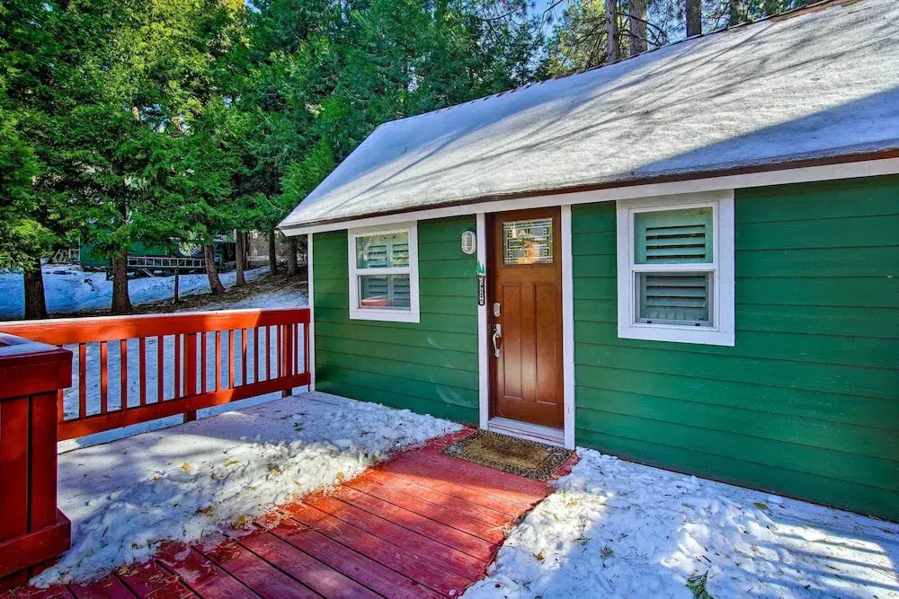 Running Springs Cabin w/ Deck + Forest Views