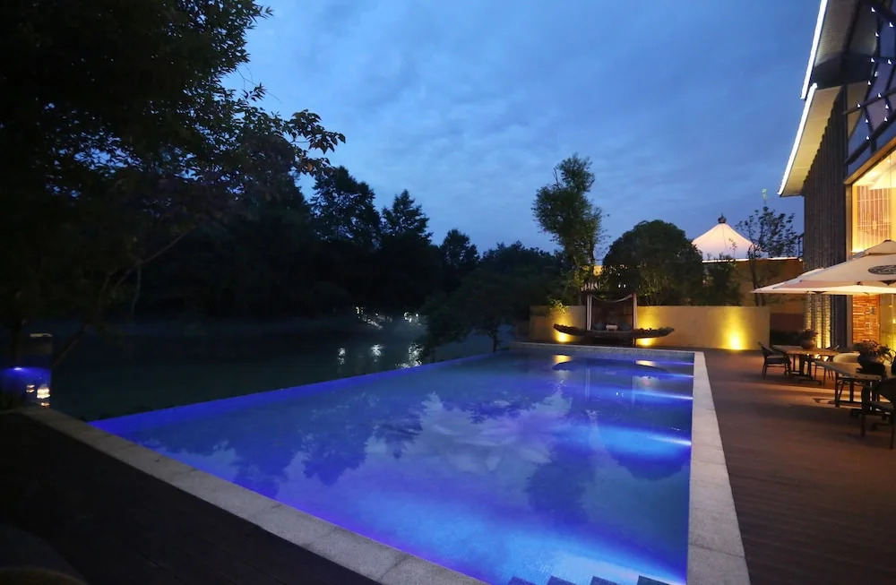 Muise Tented Camp Resort