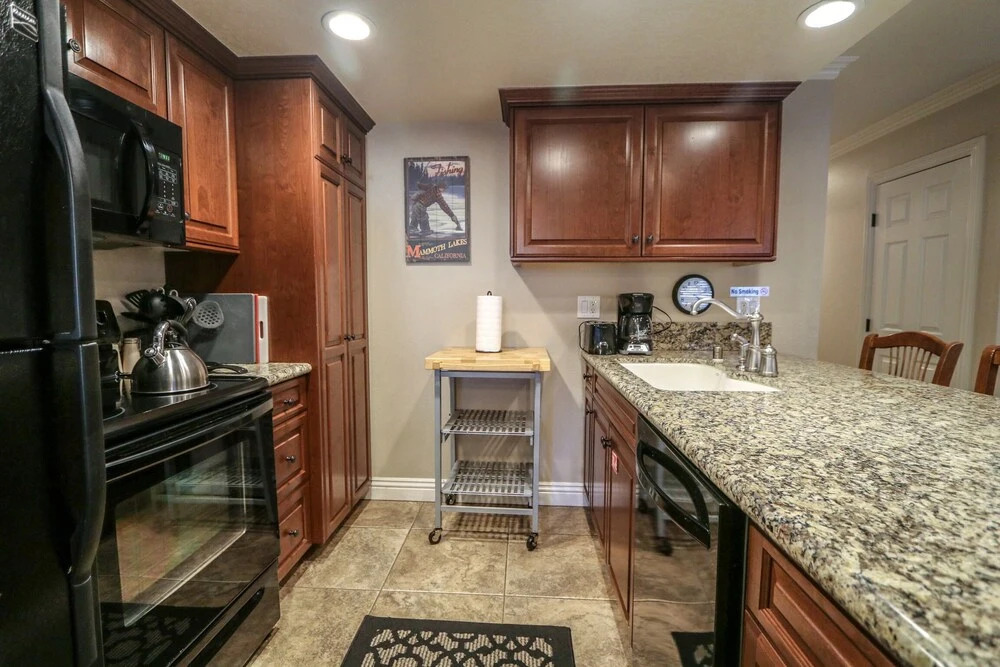 Horizons 4 165 Updated Condo, Walk to Town, On Shuttle Route to Lodges by RedAwning