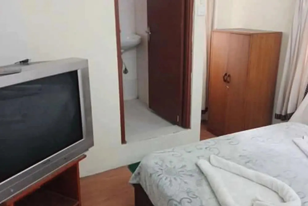 Hotel Sisters Home