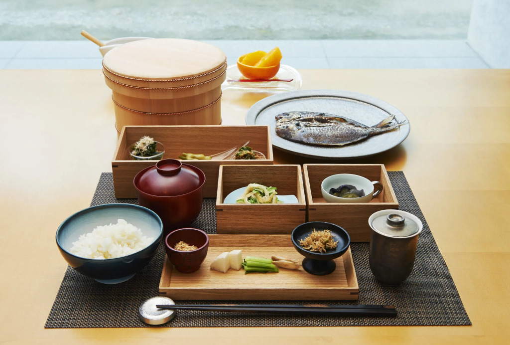 SETOUCHI RETREAT AONAGI by Onko Chishin