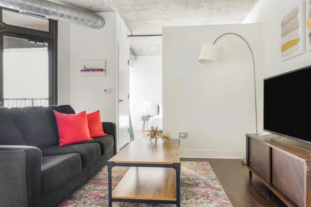 Chicago | Beautiful Studio South Loop Apartment