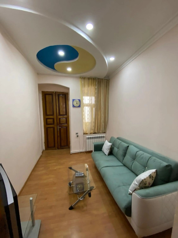 Cozy Old City Apartment