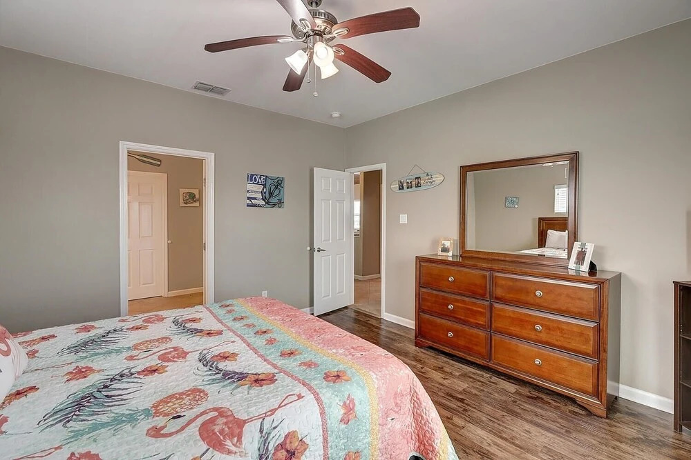 Twin Dolphin Cove 4 Bedroom Home by Redawning