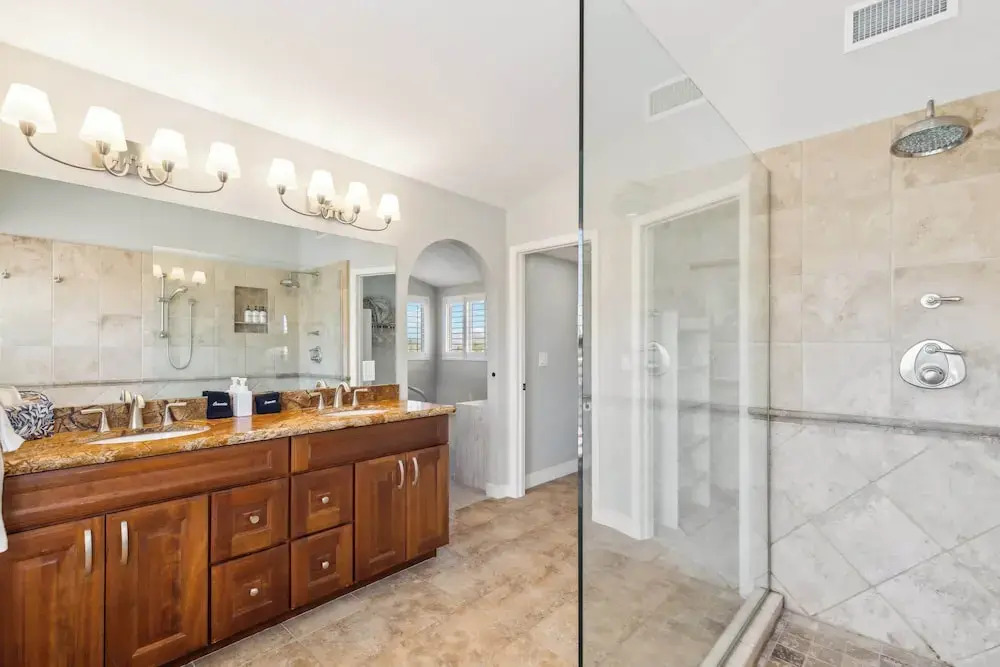 5BDR with Pool and Scenic Golf Views!