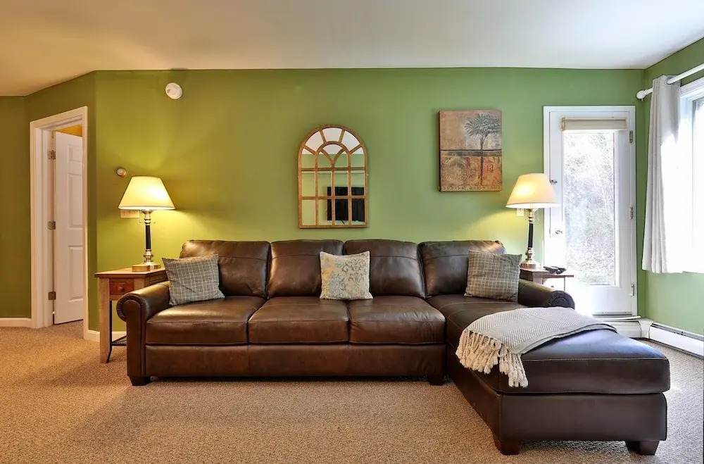 The Pico Escape: 3br/2ba Ski On/ski Off At Pico Mountain. Close To Killington. 3 Bedroom Condo