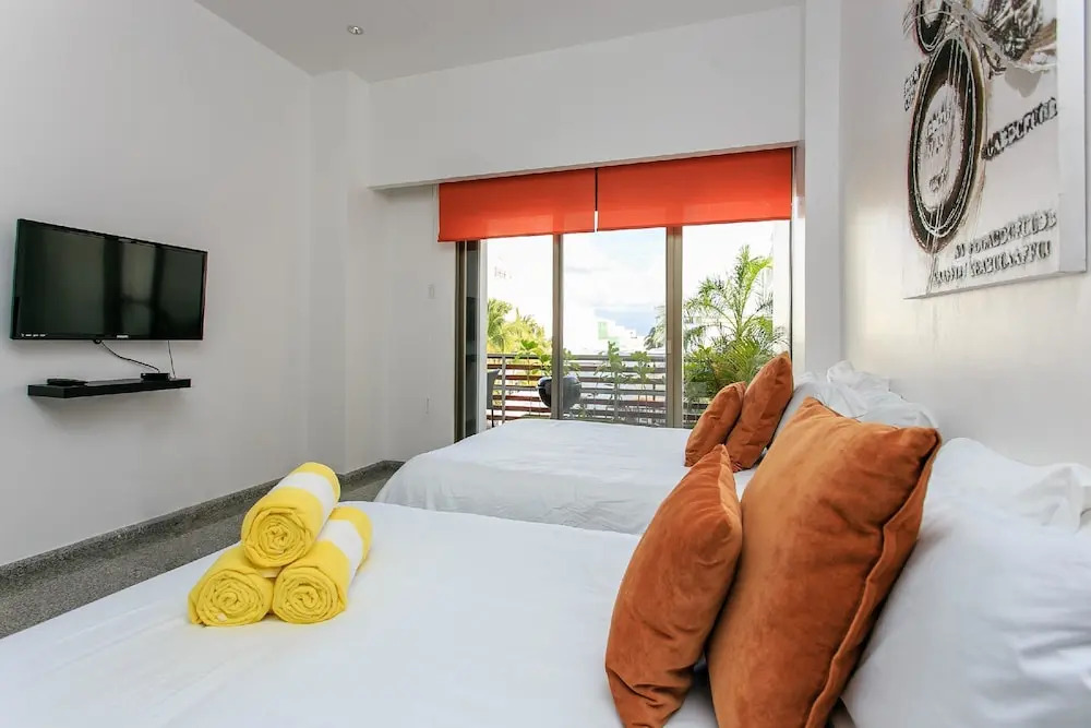 IN 03 2 Bedroom+ 6 people+ Mamitas Beach Area- 1block from beach Apts