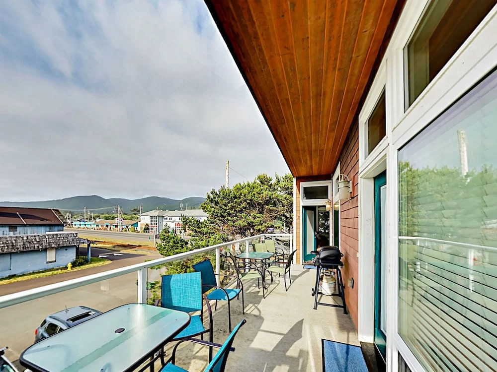 300 South Pacific St Townhouse 1 Bedroom 1 Bathroom Townhouse