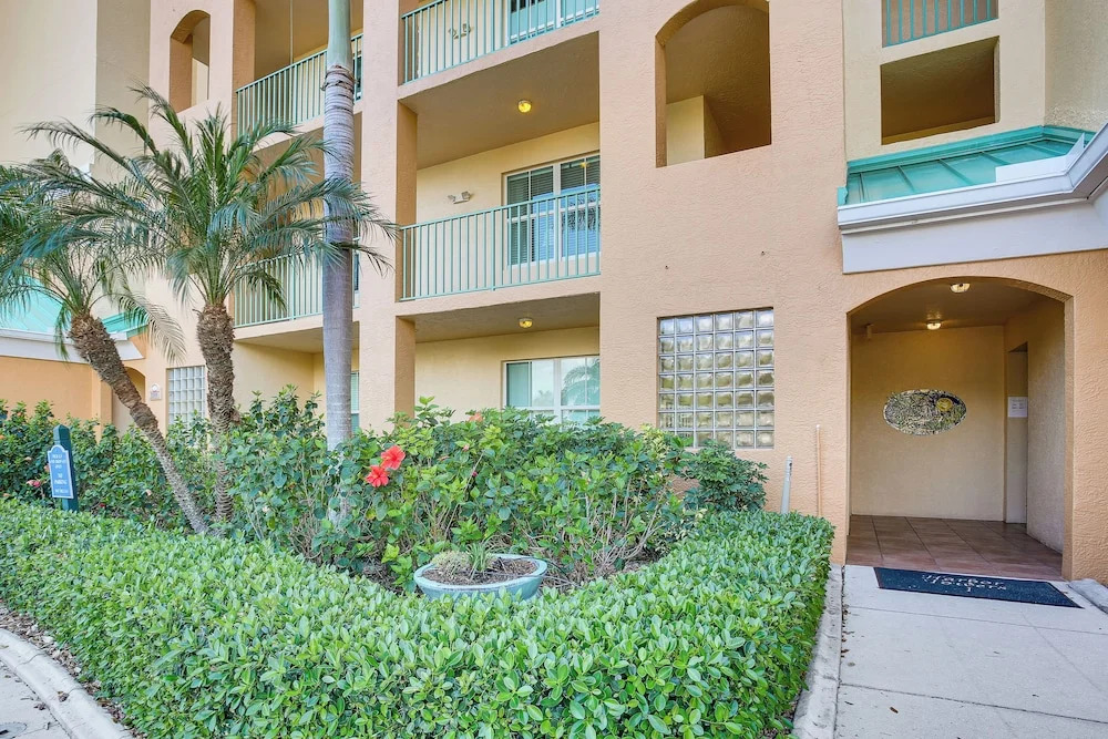 Sunsets & Sails! Waterfront Punta Gorda Condo