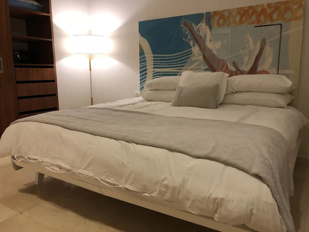 Terrazas Apartments near 5th ave & beach by select