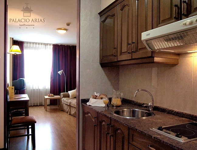 Hotel y Apartamentos Arias