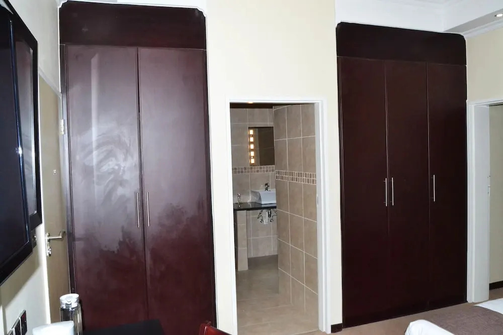 Thakadu Hotel, Casino & Conference Centre