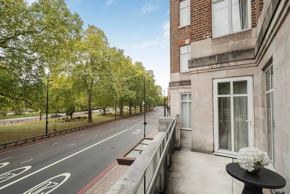 Luxury Mayfair Flat on Park Lane Hyde Park Views