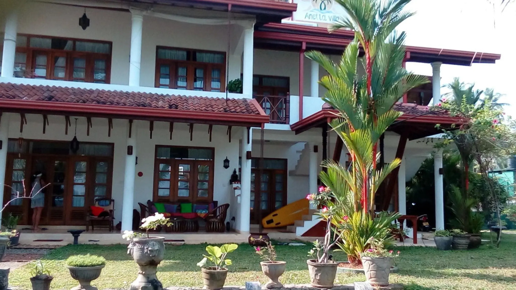 River shadow villa