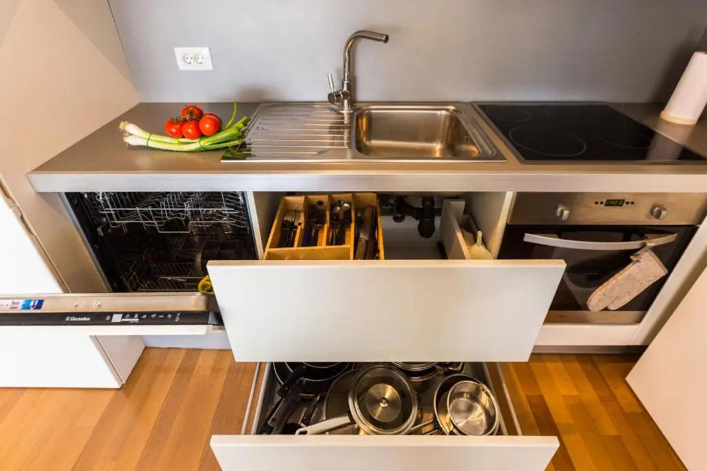 Hoplite 2BR apartment near centre