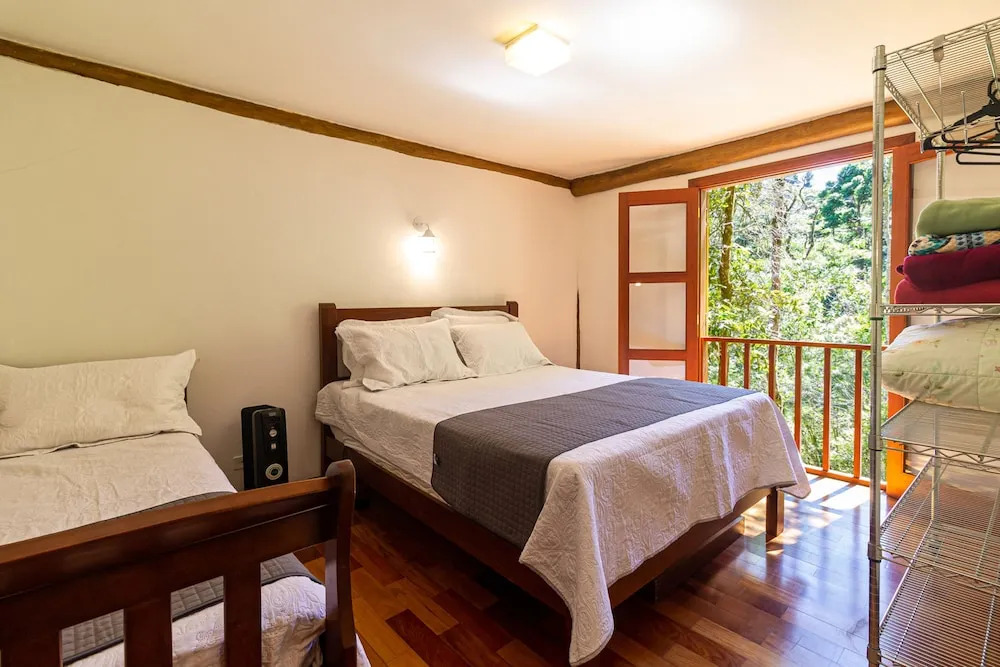 Casa com área gourmet perto do Parque Amantikir