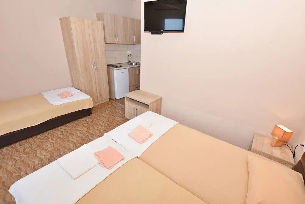 Apartment Tomba