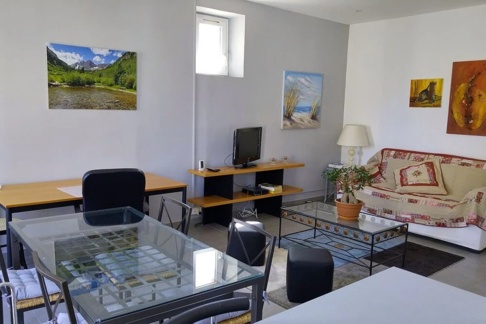 Beautiful 2-room apartment-Downtown/Cours Julien