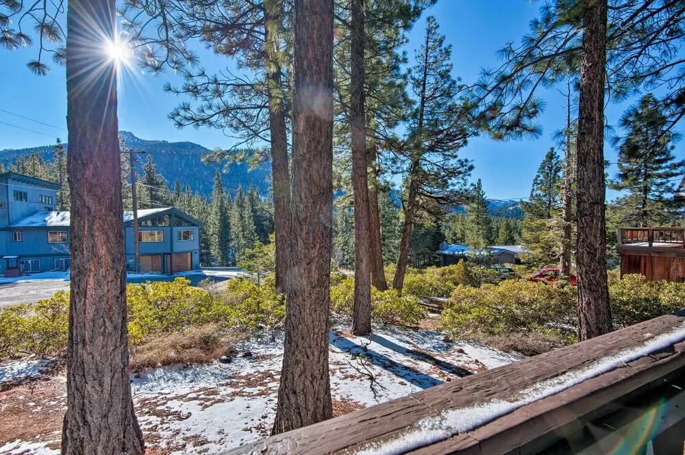 South Lake Tahoe Home w/ Deck & Mountain View!
