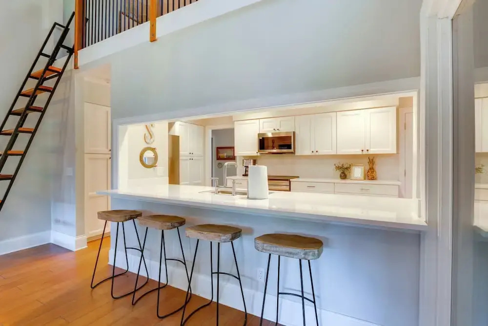 Charming Lakefront Retreat in Palmetto Dunes!