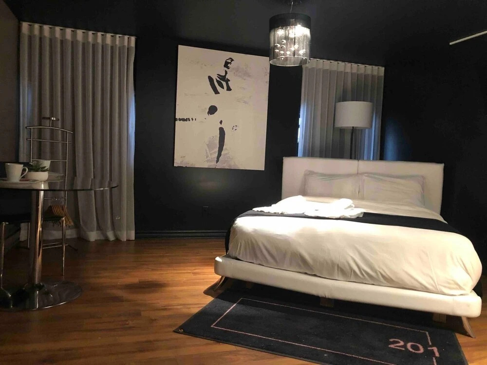 001 Drummond Floor 1 Downtown Montréal Ritz Area